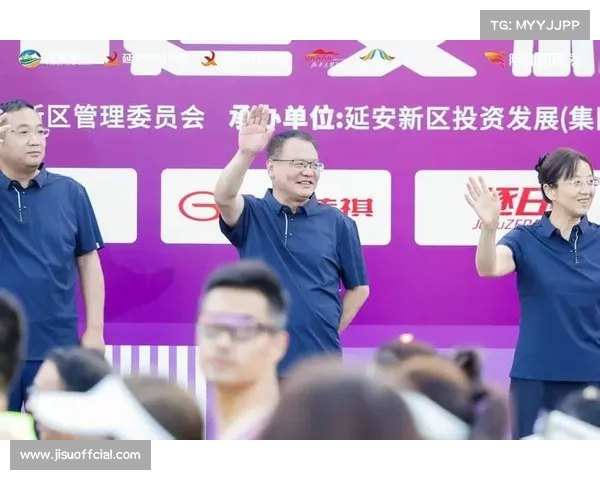 延安新区荧火夜跑2000名额13分钟抢完 张国富破纪录夺冠引关注 延安新区荧火夜跑2000名额13分钟抢完 张国富破纪录夺冠引关注